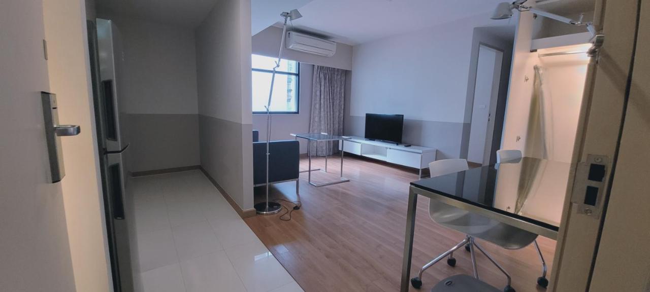 Twenty Three Residence Bangkok Exteriör bild
