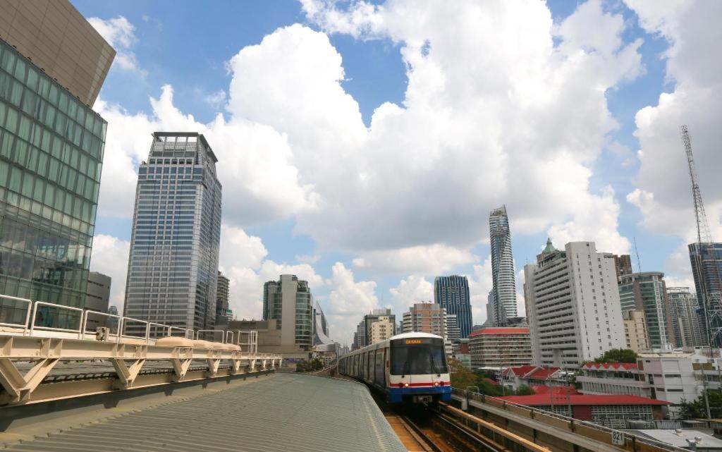 Twenty Three Residence Bangkok Exteriör bild