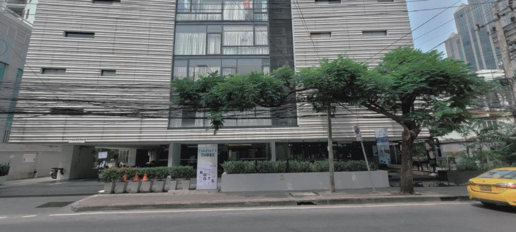 Twenty Three Residence Bangkok Exteriör bild