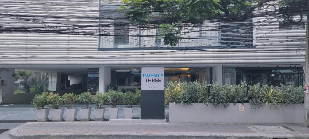 Twenty Three Residence Bangkok Exteriör bild